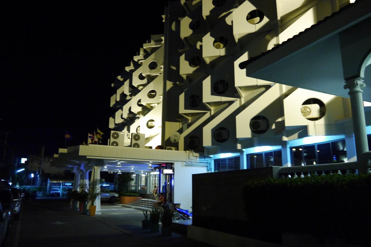 Lertnimit Hotel Chaiyaphum Exterior photo