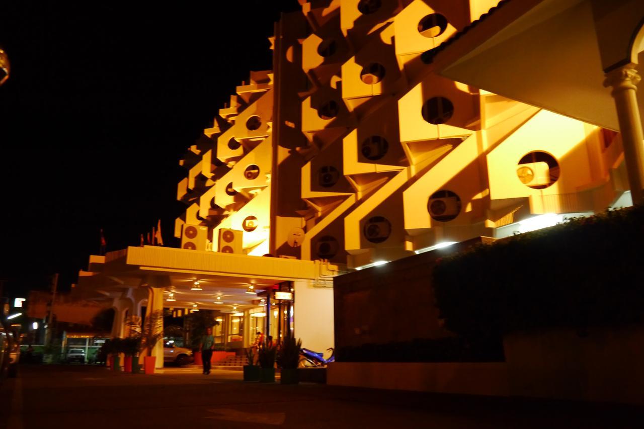 Lertnimit Hotel Chaiyaphum Exterior photo